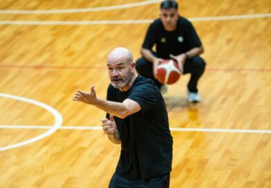 Gregorio Martinez seguirá siendo el entrenador de la selección femenina