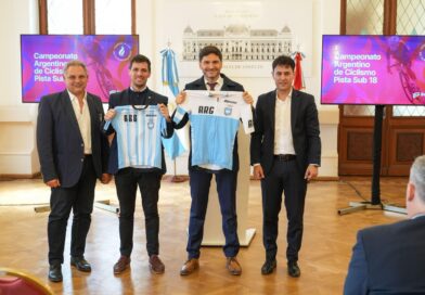 Con Pullaro y Viotti se presentó el Argentino de Pista Sub 18 y Copa América C2 para inaugurar el velódromo