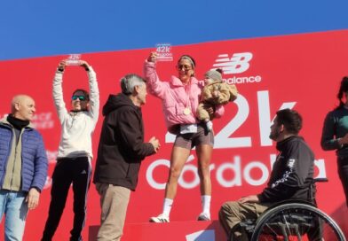 Florencia Bermúdez en lo más alto del podio de los 21k de Córdoba