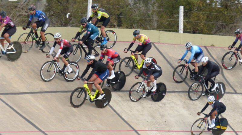 Otra linda programación de pista organizó el Club Ciclista