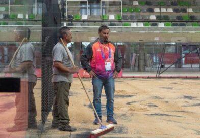 Trabajo contra reloj en el Estadio Multipropósito: 48 horas para el armado de las canchas de pádel