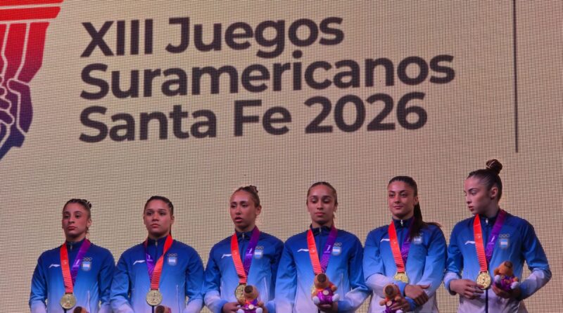 Emilia Acosta notable: oro por equipos y bronce individual!!